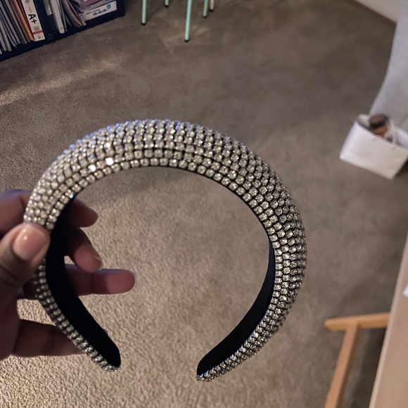 Rhinestone Crystal Headband - Picture 3 of 4